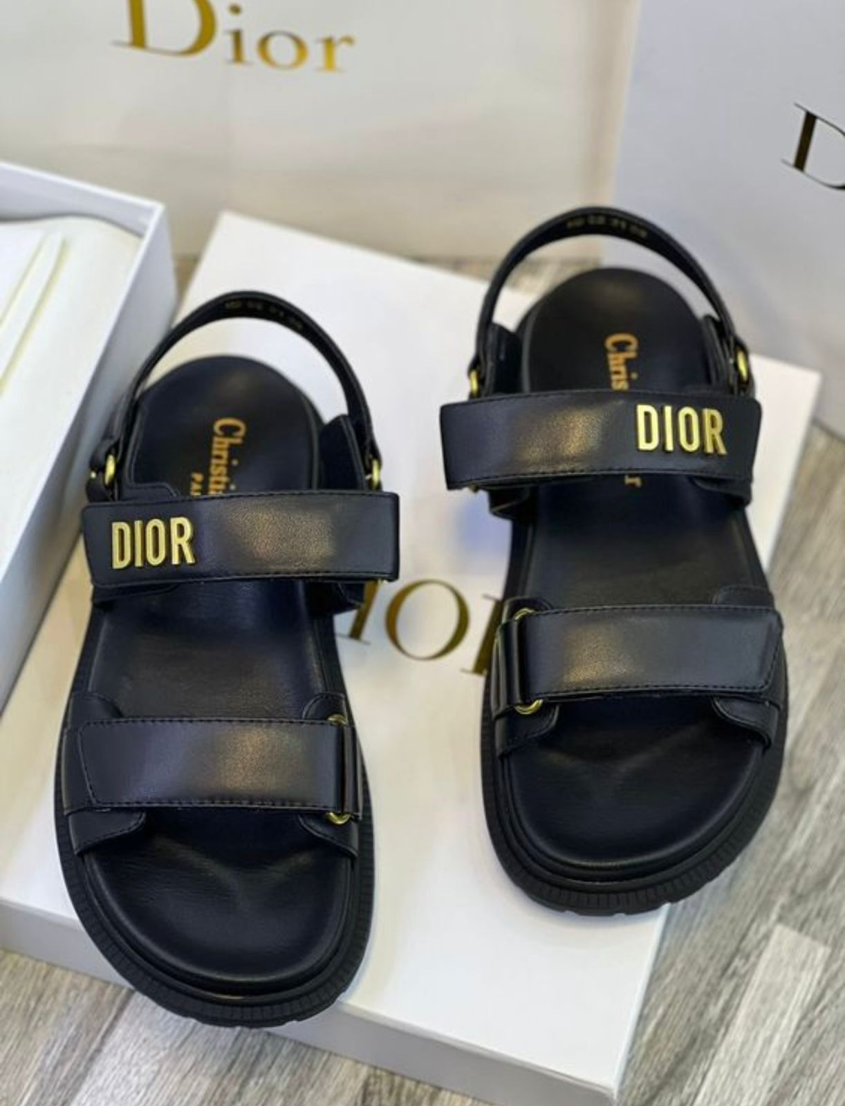 SANDALIA DIOR EXCLUSIVIDAD Y MODA