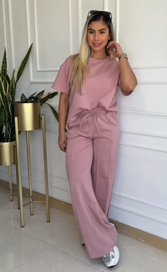 Conjunto ADELE – Comodidad y Estilo en Uno