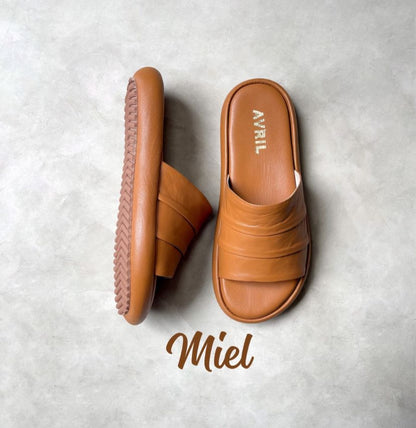 SANDALIA EN CUERO FLORESTA